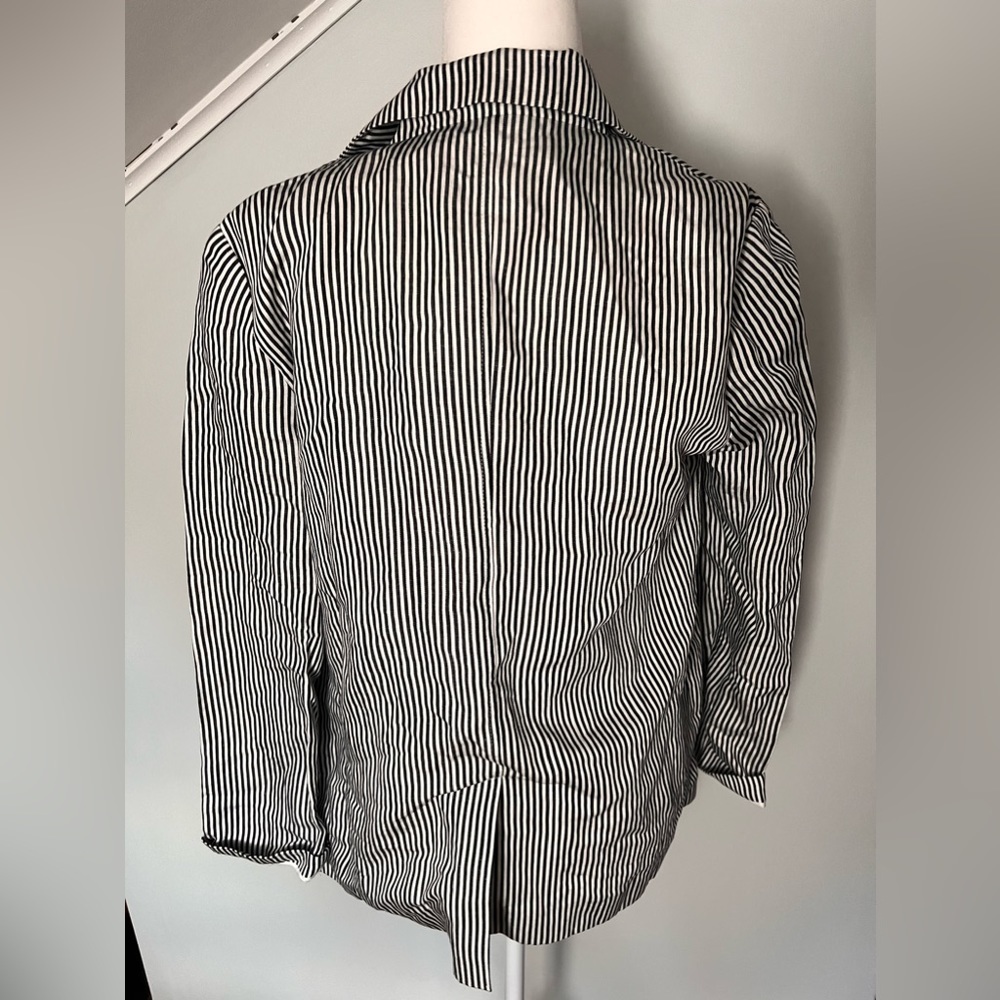 Cupcakes & Cashmere Medium women’s striped black white linen blend blazer - Picture 5 of 8